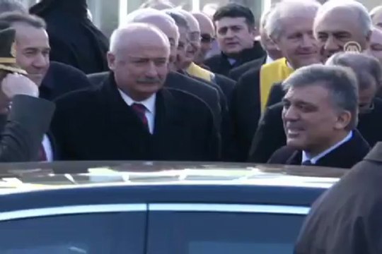 Gül'e kameralı gözlüklü koruma