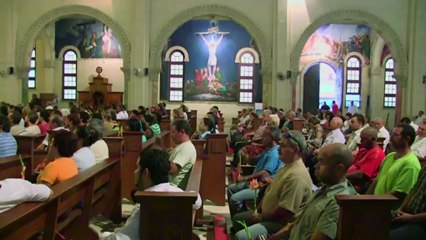 Cuba prays for Chavez's health after cancer surgery