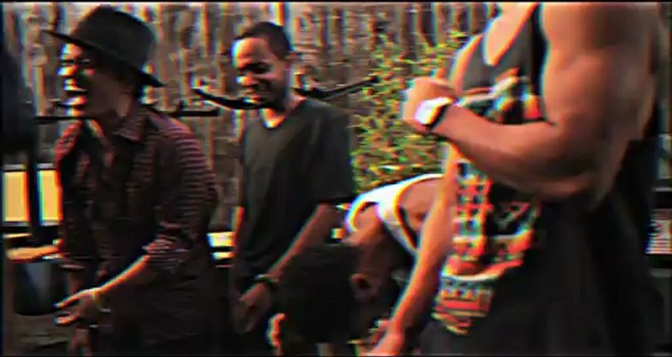 Bruno Mars - Locked Out Of Heaven [OFFICIAL VIDEO] - YouTube