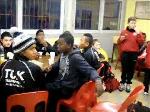 CHANT DE VICTOIRE DES U15 DSR APRES LEUR VICTOIRE 8-3 CONTRE BOBIGNY