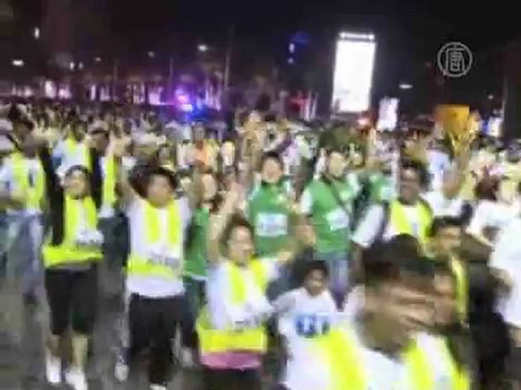 10 тысяч туристов пробежались по ночному Дубаю