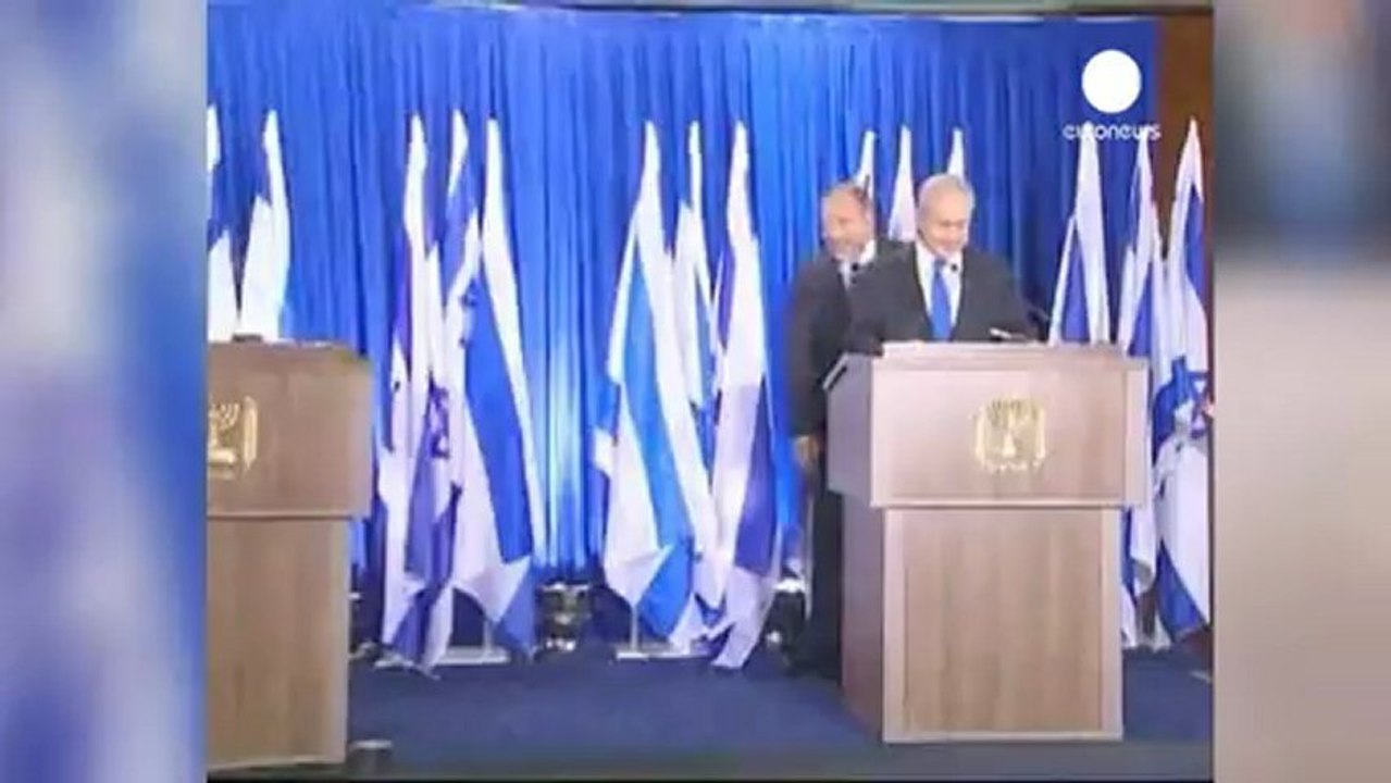 Lieberman presenta su dimisión