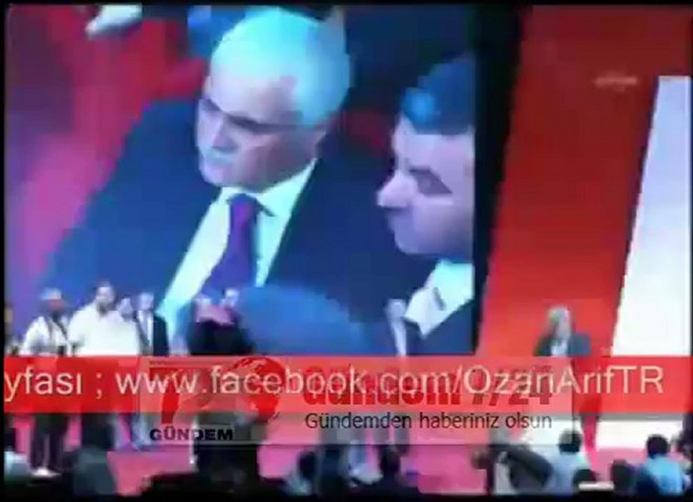 Ozan Arif Bahçeli'ye verdi veriştirdi