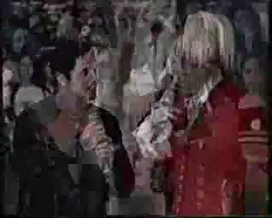 Alejandro Sanz cantando 'Corazon Partio' no Planeta Xuxa em 1998