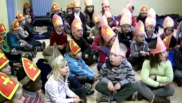 st Nicolas en visite à l'école Saint Joseph du cateau