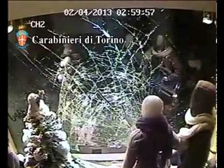 Torino - Spaccata in negozio a Giaveno (12.12.12)