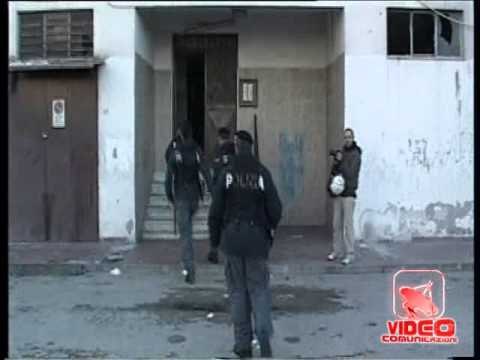 Scampia (NA) - Luci accese nelle scuole contro la nuova faida di camorra (11.12.12)