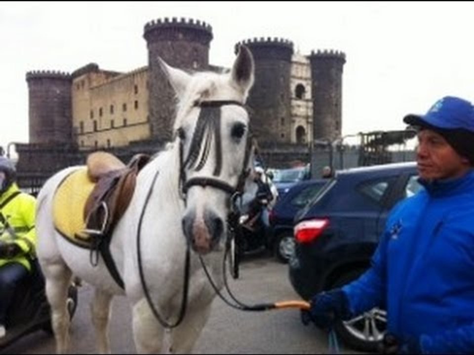 Napoli - La protesta dei dipendenti dell'ippodromo (live 10.12.12)