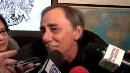 Vecchioni - Berlusconi - Meglio se stava in panchina, non fa paura a nessuno (10.12.12)