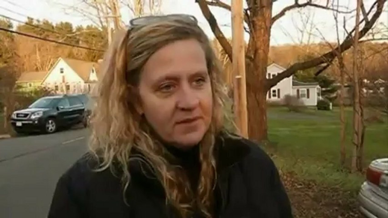 Connecticut residents shocked by deadly Newtown shootings