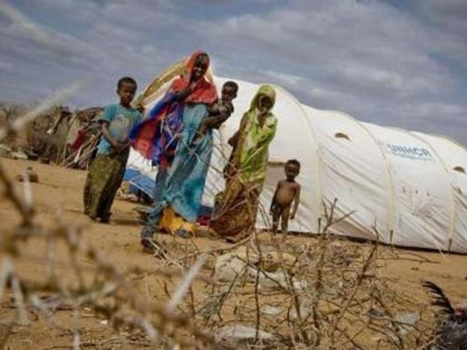 Kenya orders refugees to leave cities