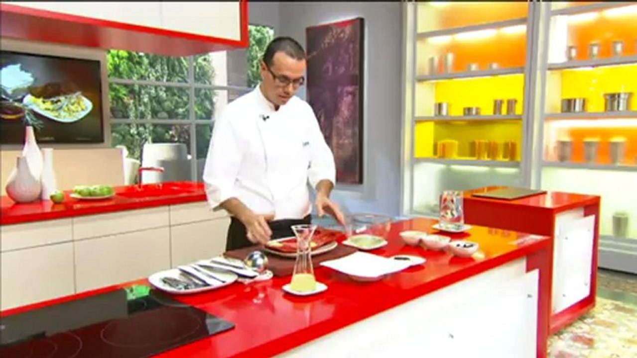 "Savarin" de poma amb mel i mató