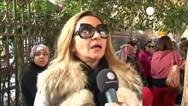 Huge Egyptian turnout leads to extended voting