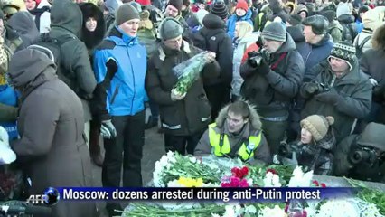 Russia breaks up anti-Putin rally, detains leaders