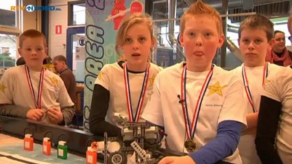 Slimme robots dagen elkaar uit tijdens First Lego League - RTV Noord