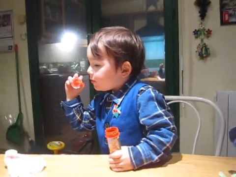 alexandre fait des bulles