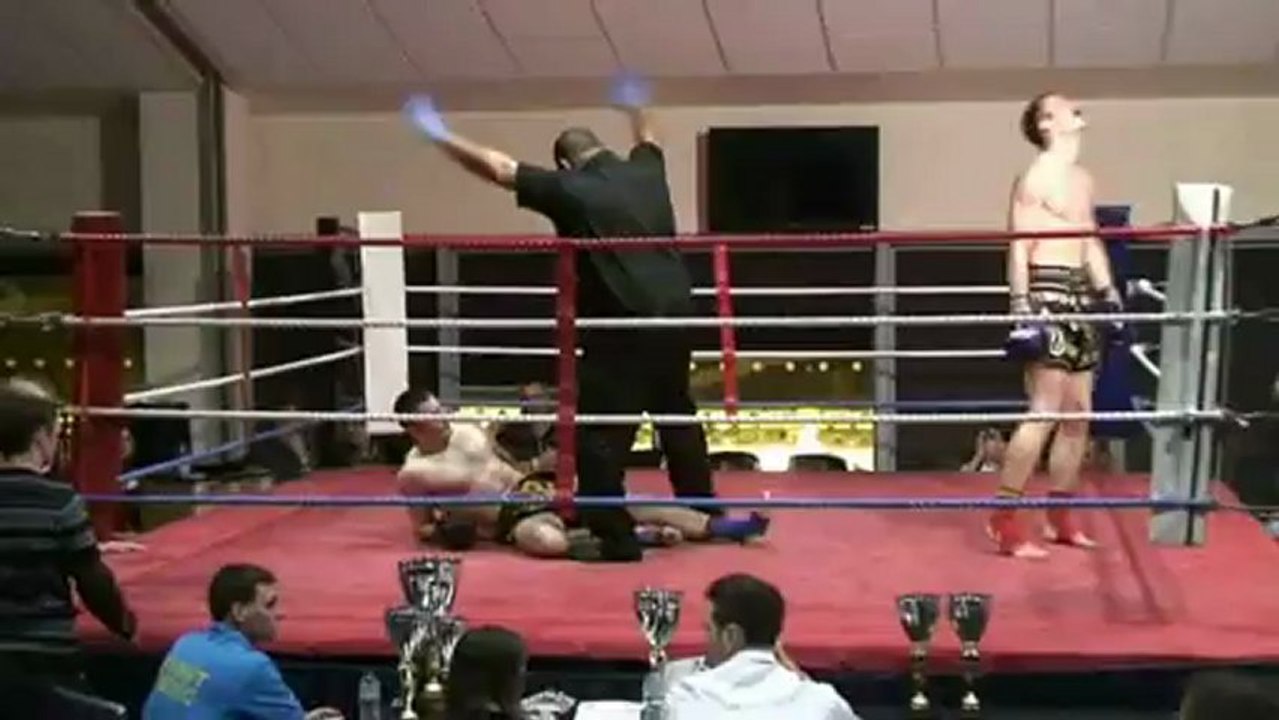 Didier Charlesege vs Gareth Richards