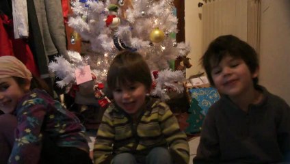 les loulous chantent petit papa Noël