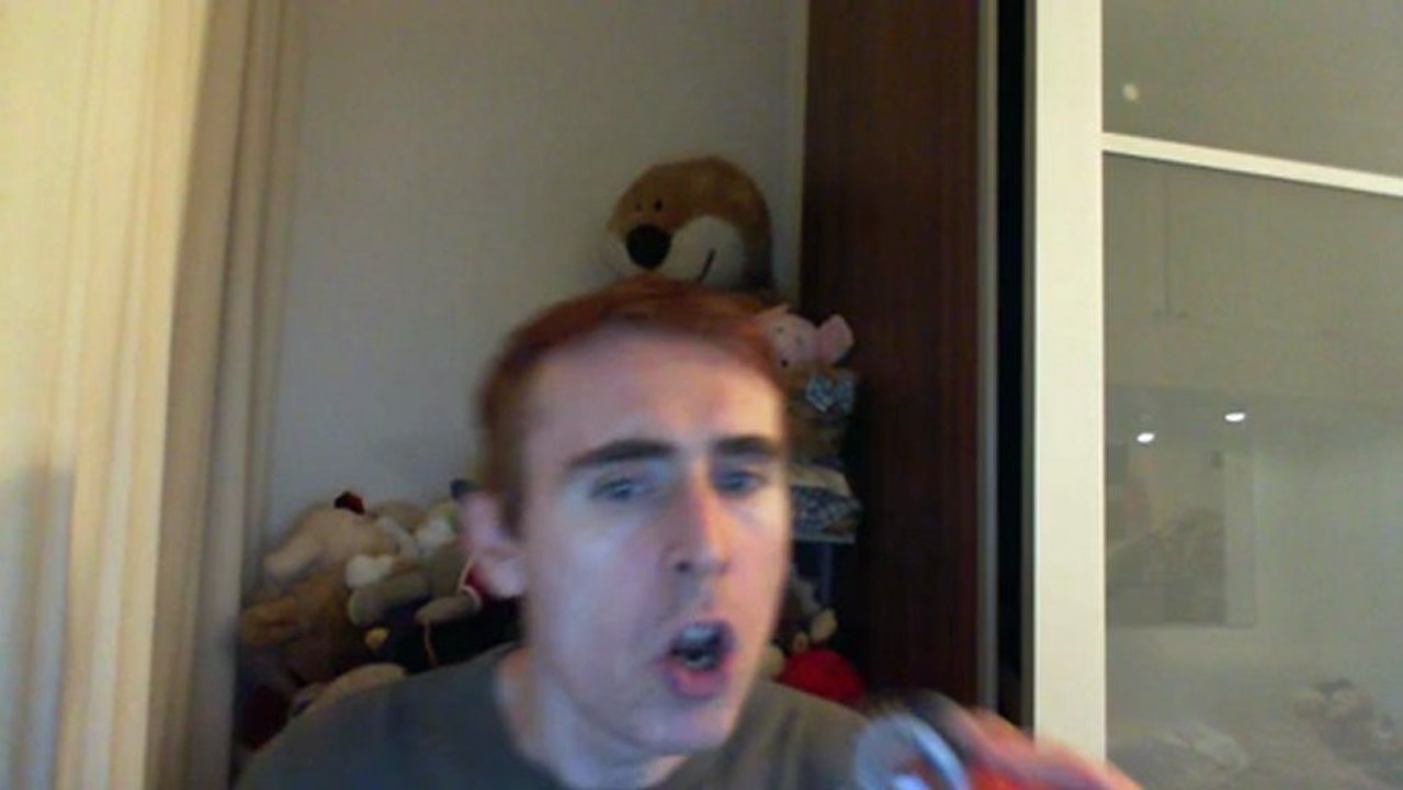 Wiwi égratigne "dreams never end" de New Order