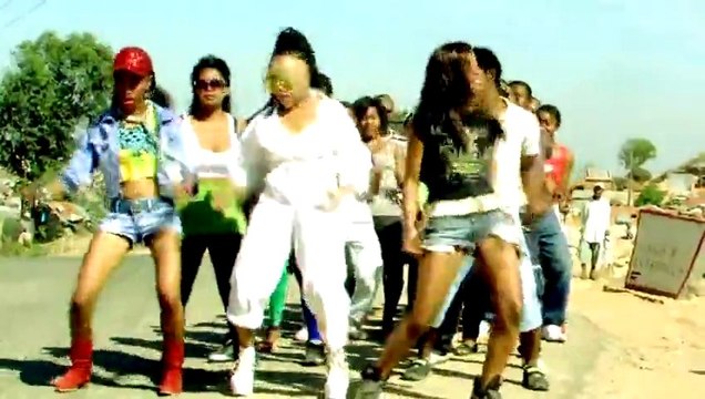 TENCE MENA - Mihazakazaka ny fiainana (salegy gasy - malagasy)