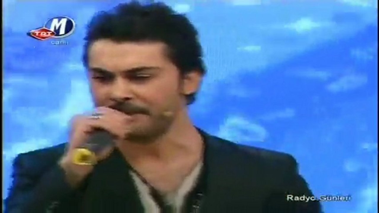 Bir Dilim İki Dilim Üç Dilim Elma (Oktay Bora Ertuğrul)