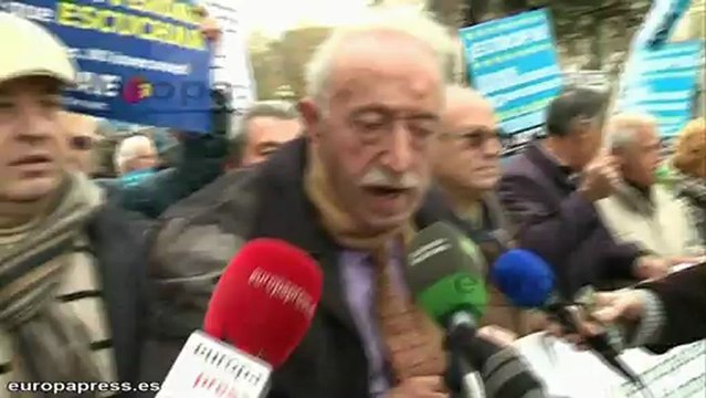 Cientos de afectados por las preferentes se manifiestan