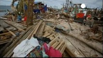 Filippine, più di mille le vittime del tifone Bopha