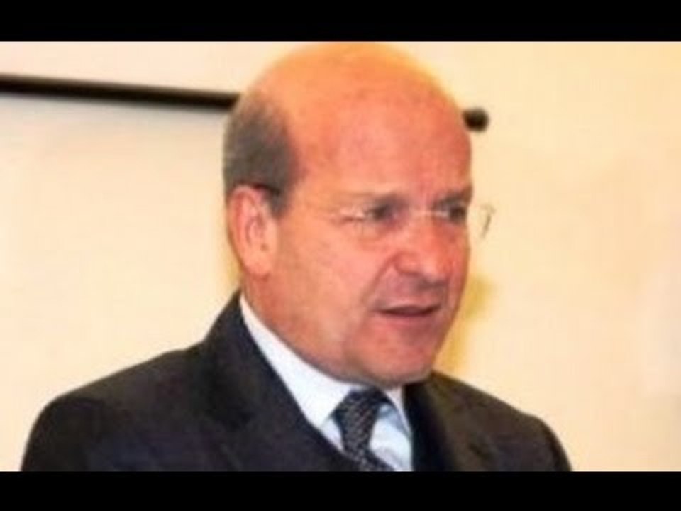 Napoli - Il Questore e la passeggiata antiracket (01.12.12)