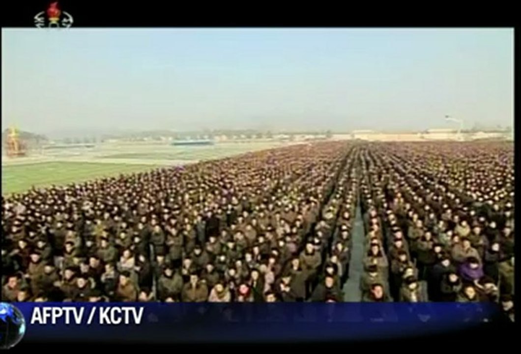 Homenaje masivo a Kim Jong-Il