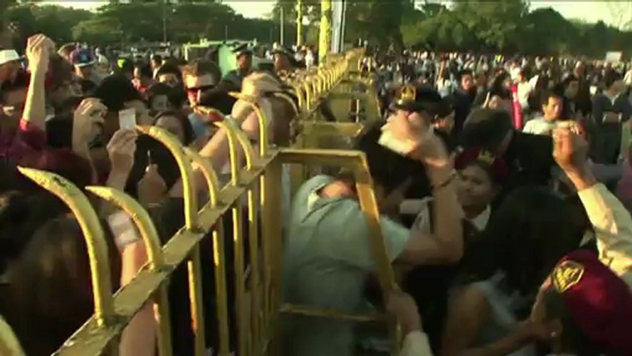 Jason Mraz invité à un concert international en Birmanie