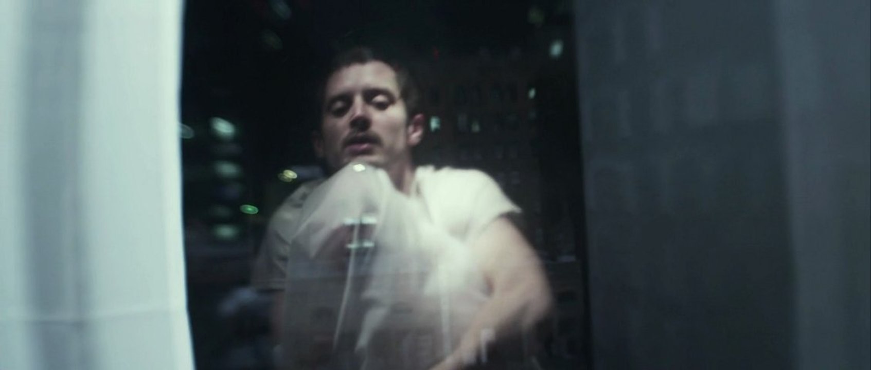 Maniac - Extrait Exclusif - Salle de bain