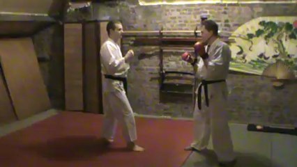 Kime mae-te tsuki :  parade riposte 2