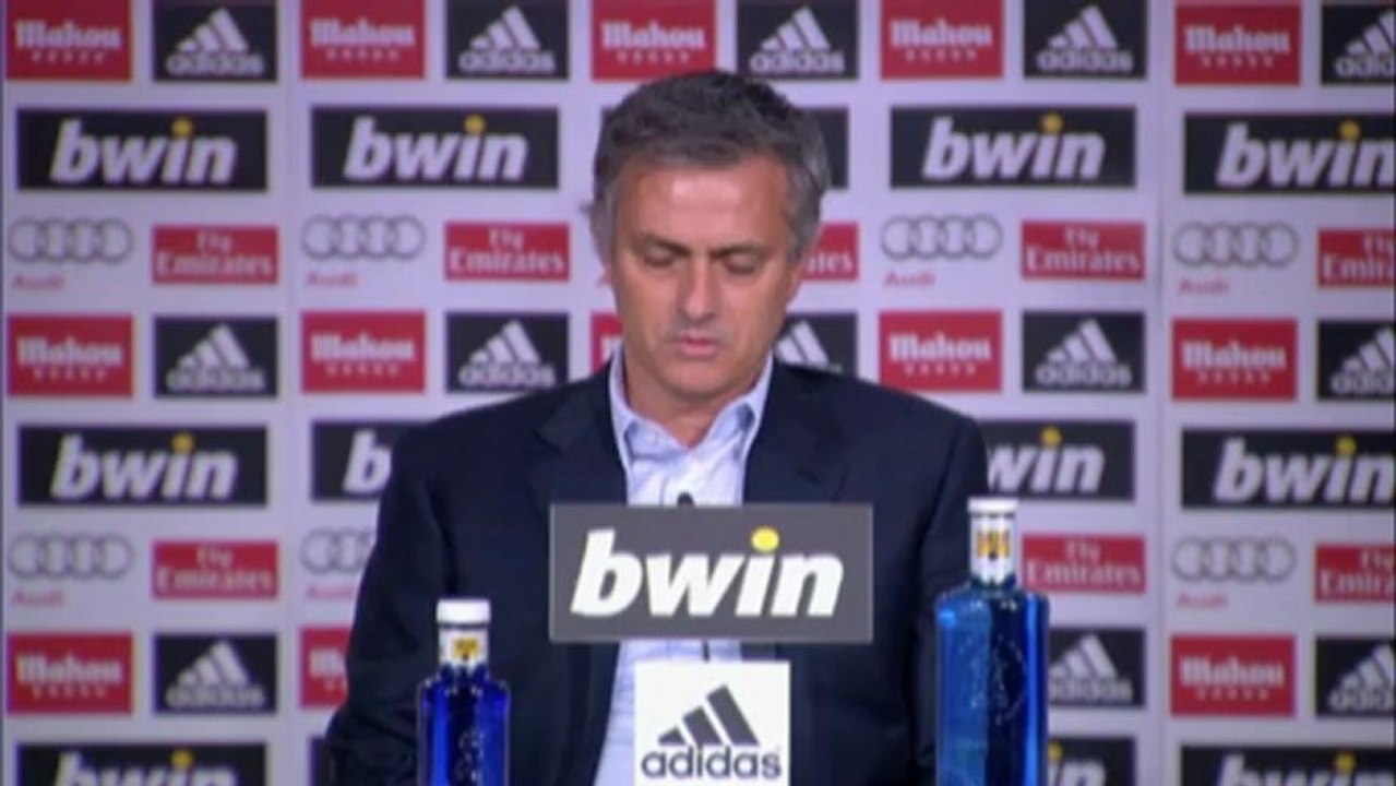 Mourinho: “Dann würden wir gegen uns spielen“