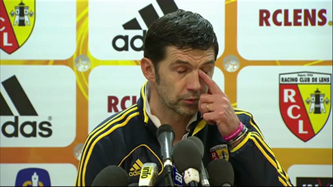 Conférence de presse RC Lens - EA Guingamp : Eric SIKORA (RCL) - Jocelyn GOURVENNEC (EAG) - saison 2012/2013