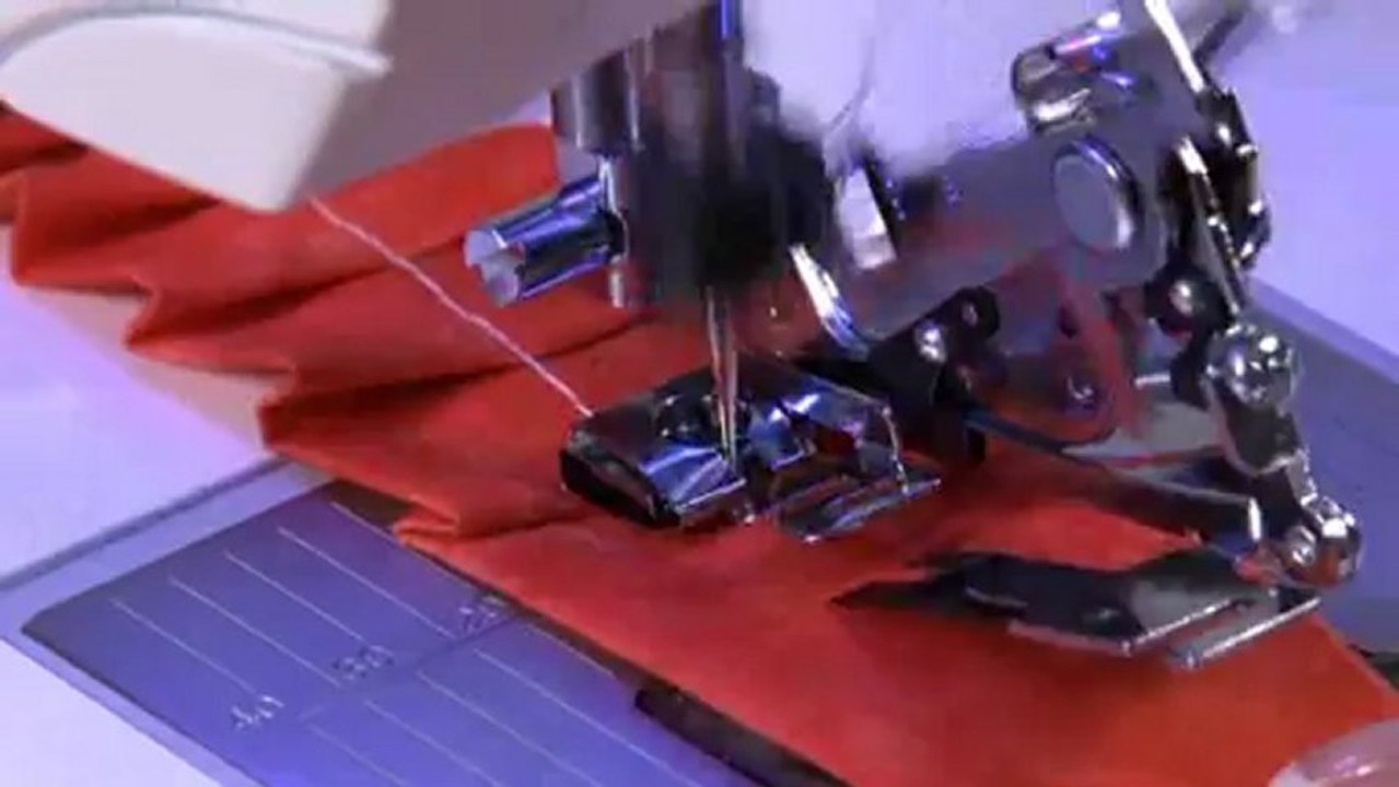 Pied de biche Husqvarna Viking plisseur référence 920032096