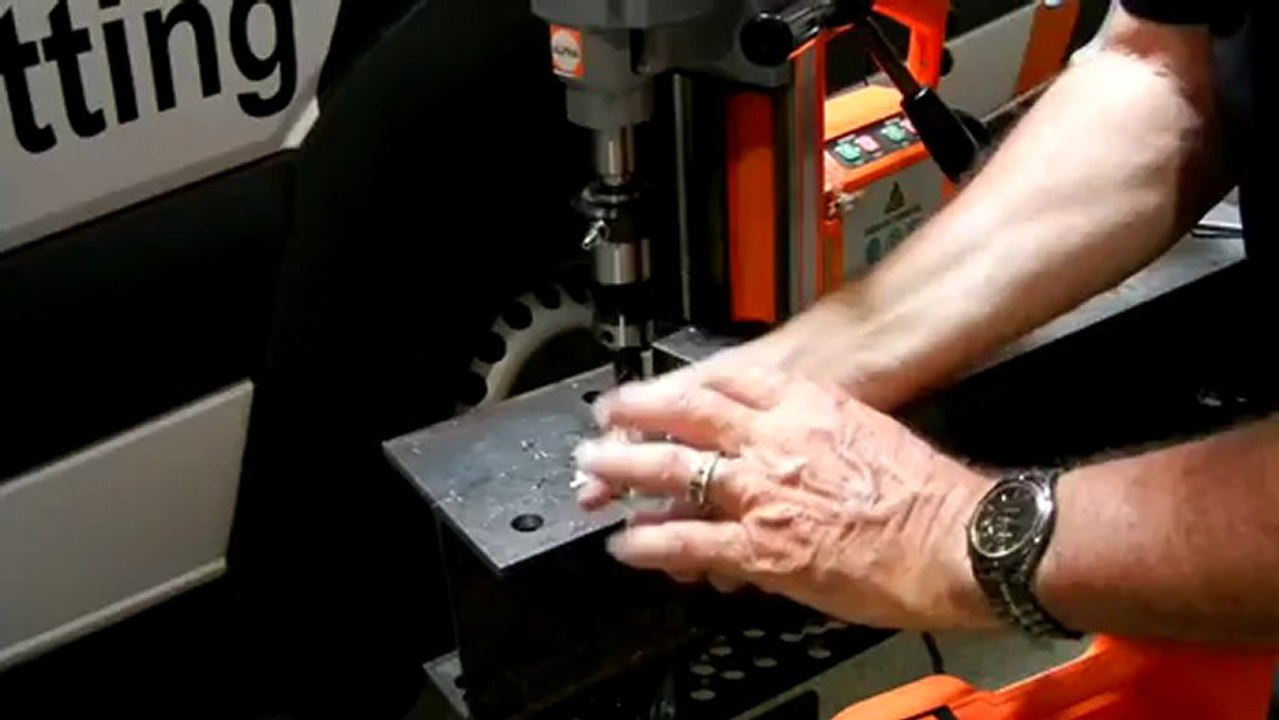 Máy khoan từ  5050 toptools.com.vn