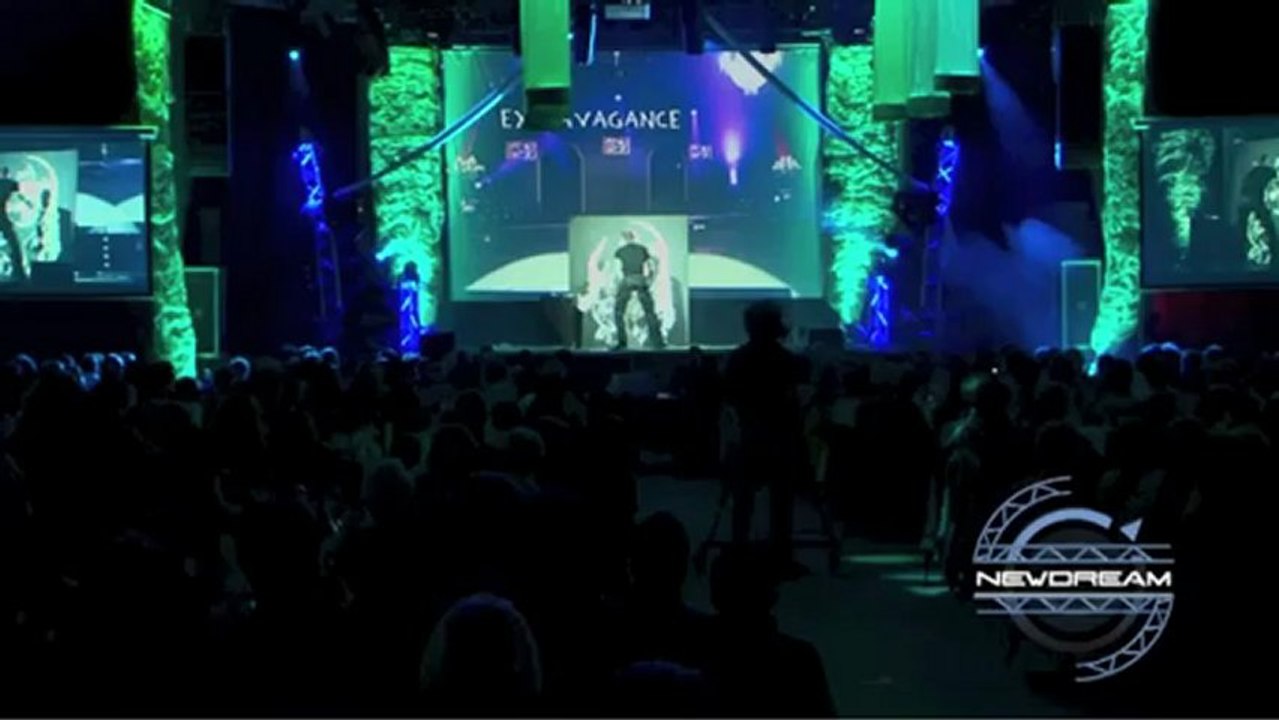 EriK BLACK PAINTING - Artist Performer - Glitter Painting - Speed Painting