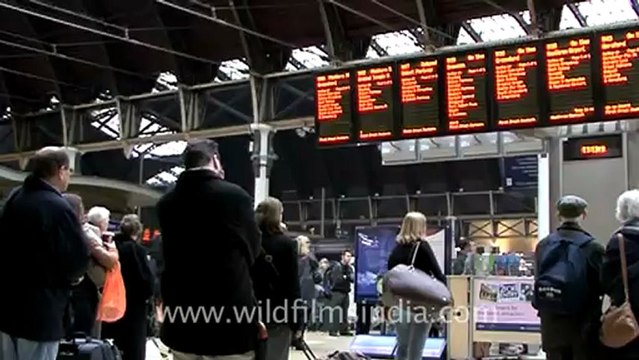 1133.Paddington Station in London.mov