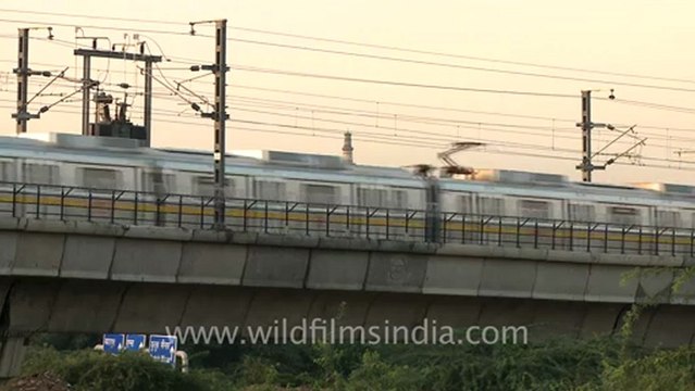 1125.Delhi Metro and Qutub Minar.mov