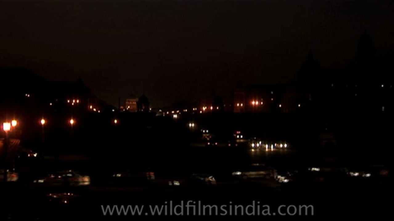 1474.Night Shot of Traffic, Delhi.mov