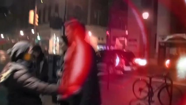 Miley Cyrus retrouve son fiancé Liam Hemsworth en tournage