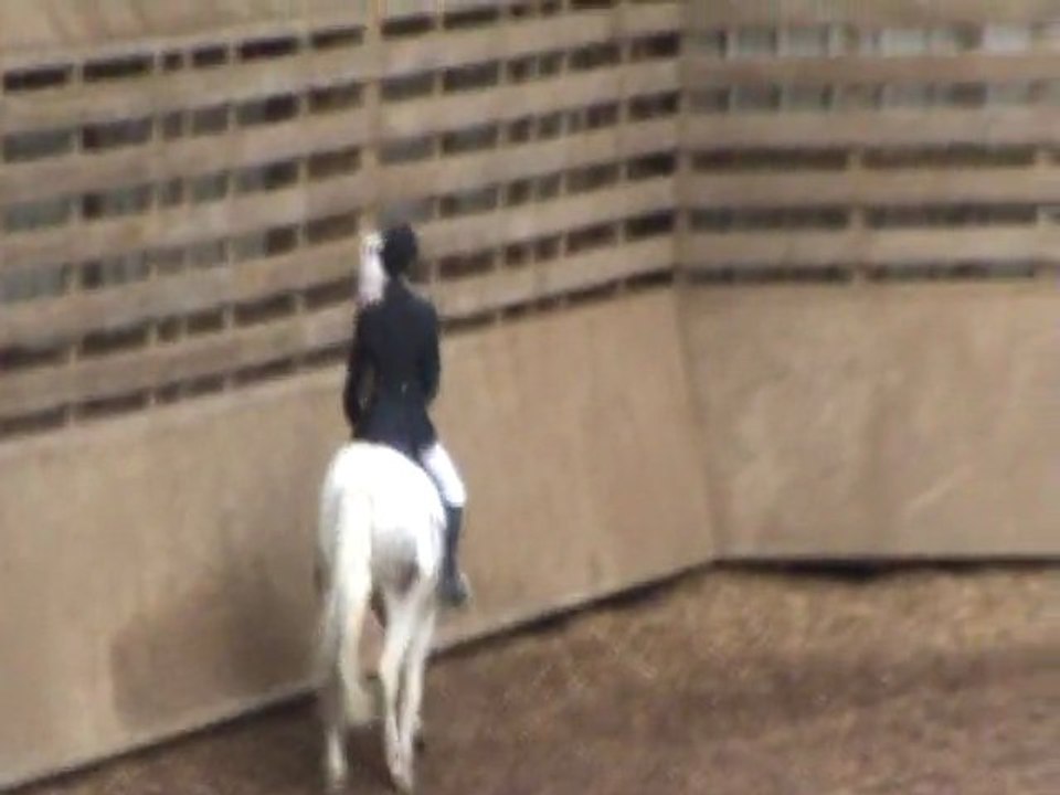 Reprise dressage club 2 GP avec Pivoine le 16/12/12