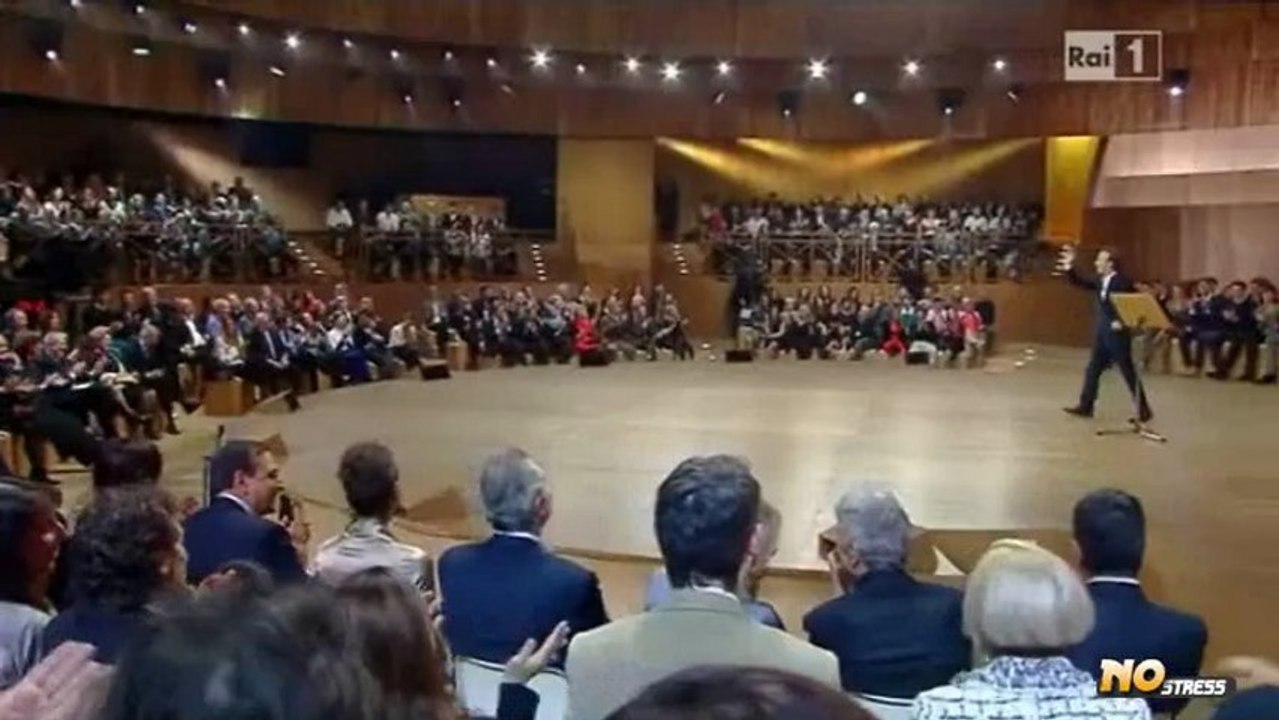 Roberto Benigni: "Grazie, Silvio!".