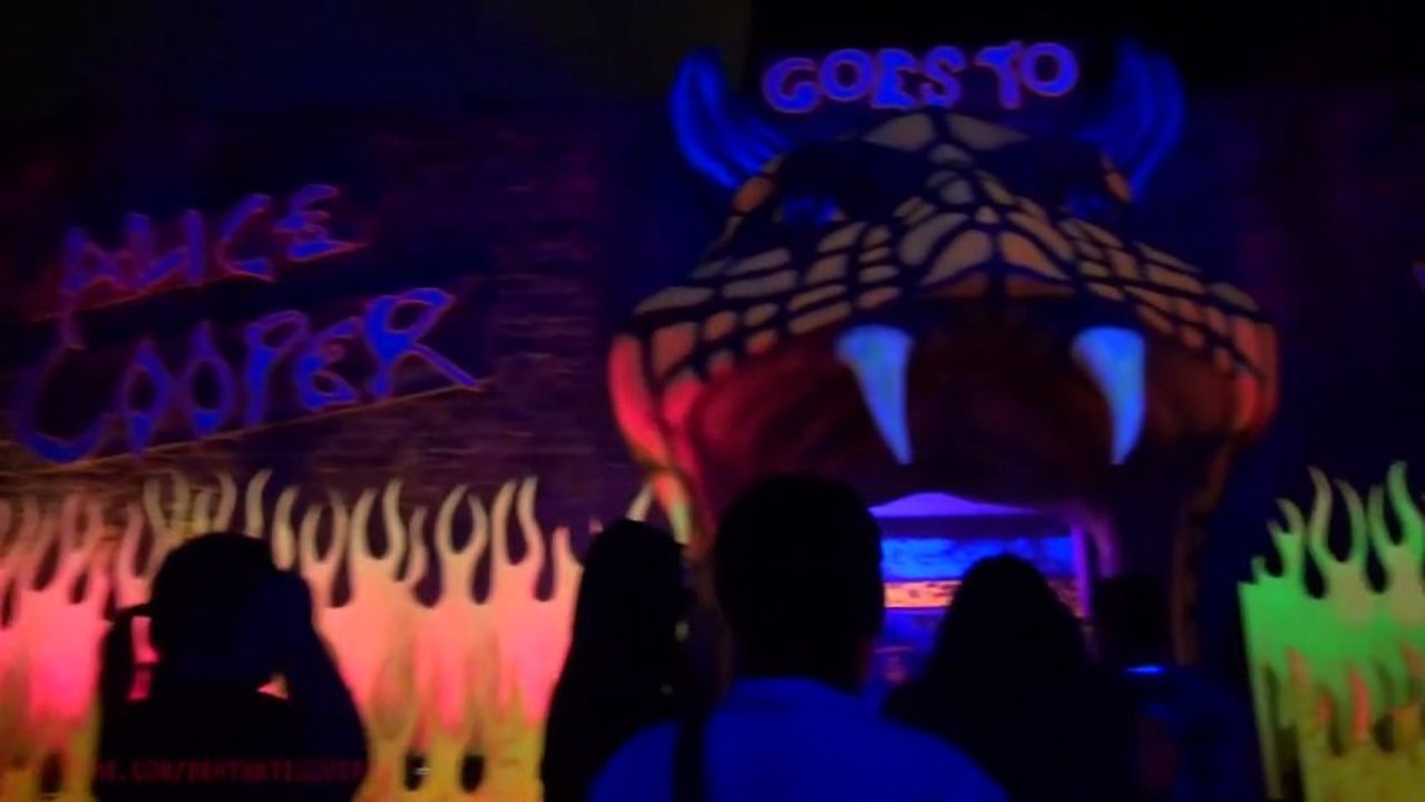 Alice Cooper Goes To Hell 3D (Nightvision HD) Halloween Horror Nights 2012 Universal Studios