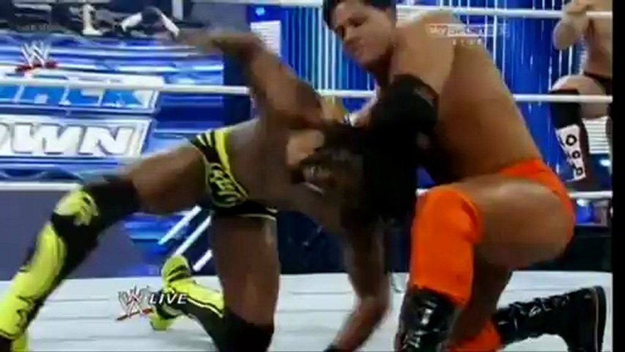 WWE.Smackdown.Live December 18 2012_clip3