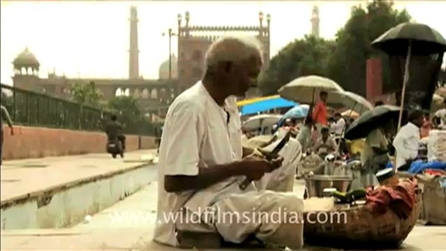 1531.National Anthem of UK sung by Indians.mov