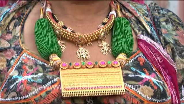 1619.Traditional Dress of Rajasthani Woman.mov
