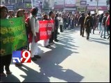 Delhi erupts with protests against gangrape
