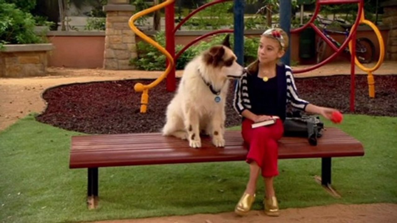 Dog With a Blog Season 1 Episode 6 - Bark! The Herald Angels Sing