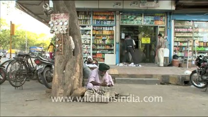1860.Locksmith in Mohan Singh Market, New Delhi.mov